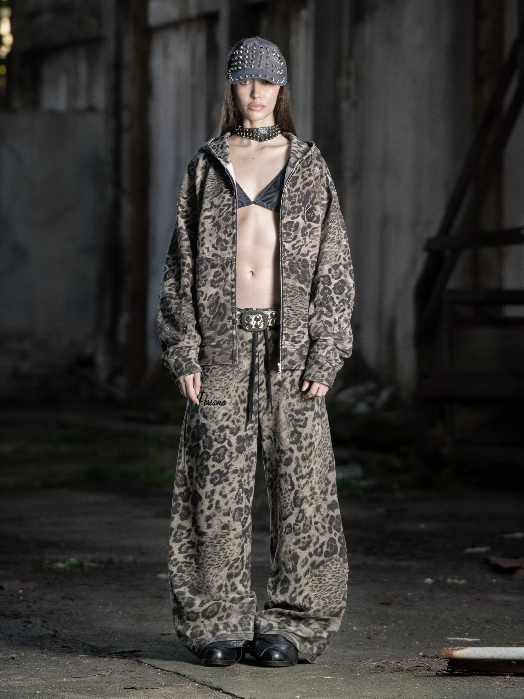 LEOPARD OBSESSION ZIP UP - Image 4