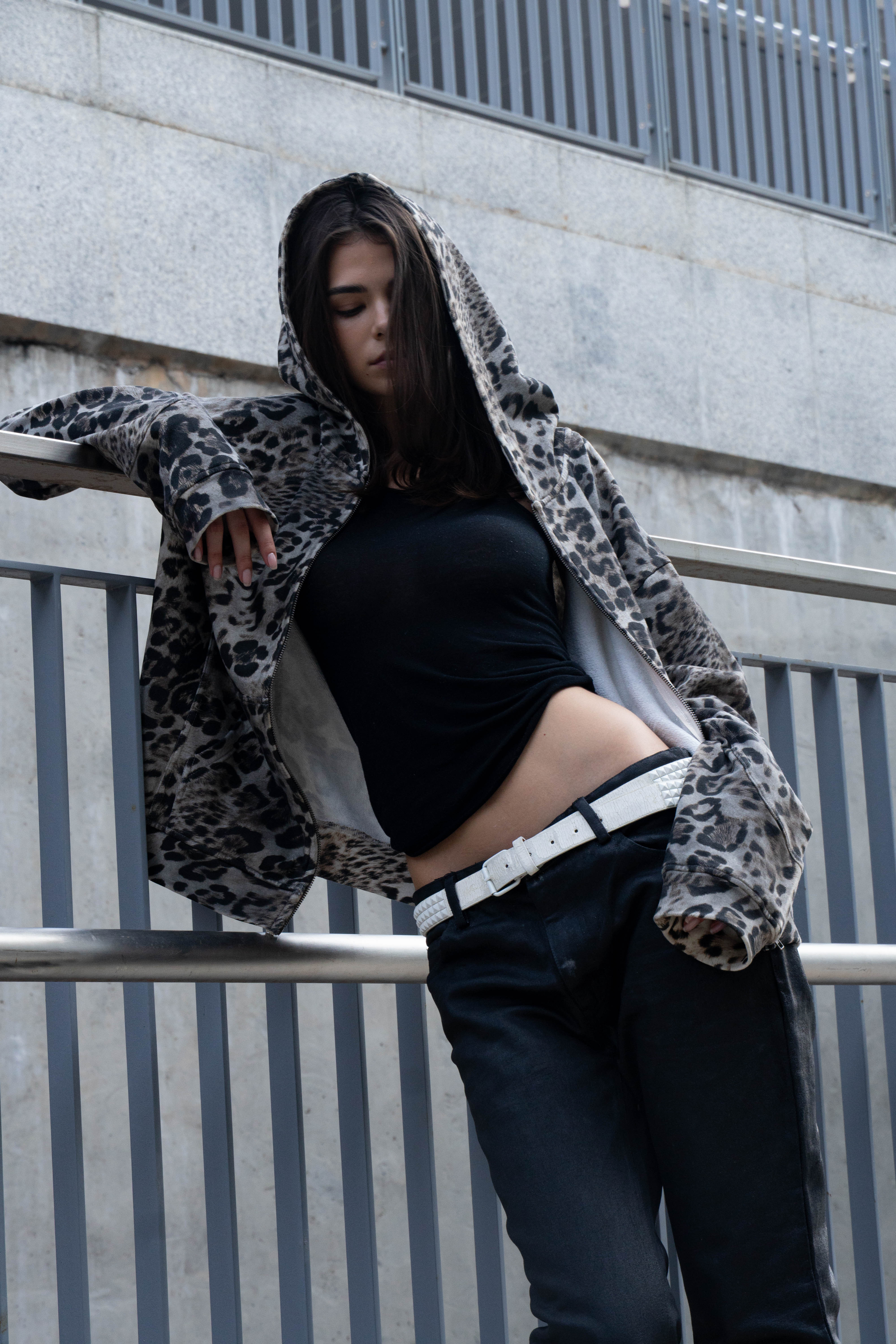 LEOPARD OBSESSION ZIP UP - Image 6