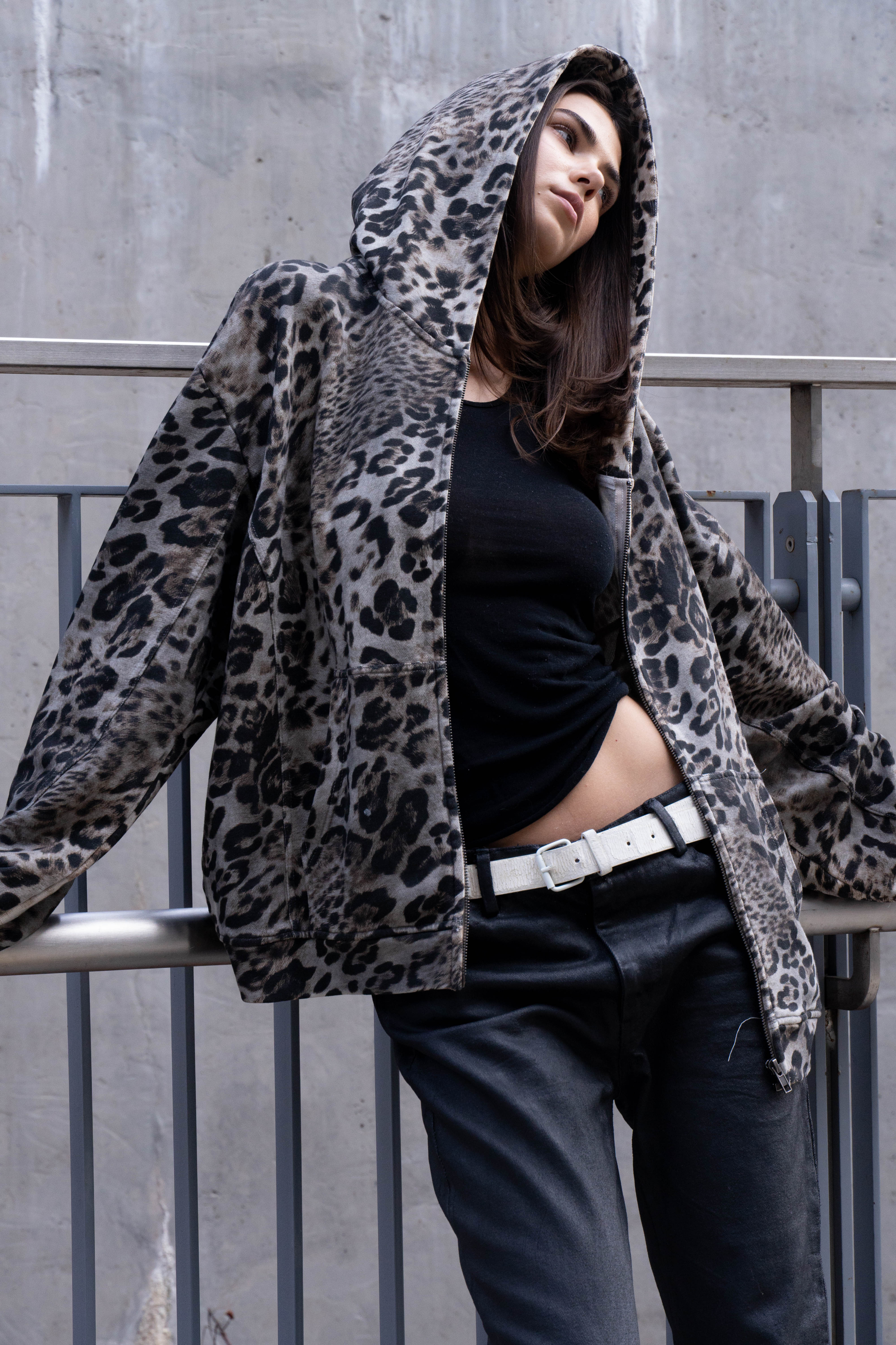 LEOPARD OBSESSION ZIP UP - Image 7